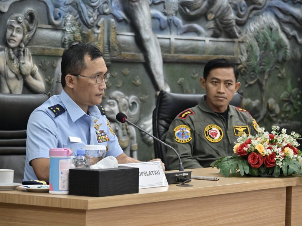 Disopslatau Sosialisasikan Pembinaan Karier dan Profesi Penerbang/Navigator di Lanud Abd Saleh