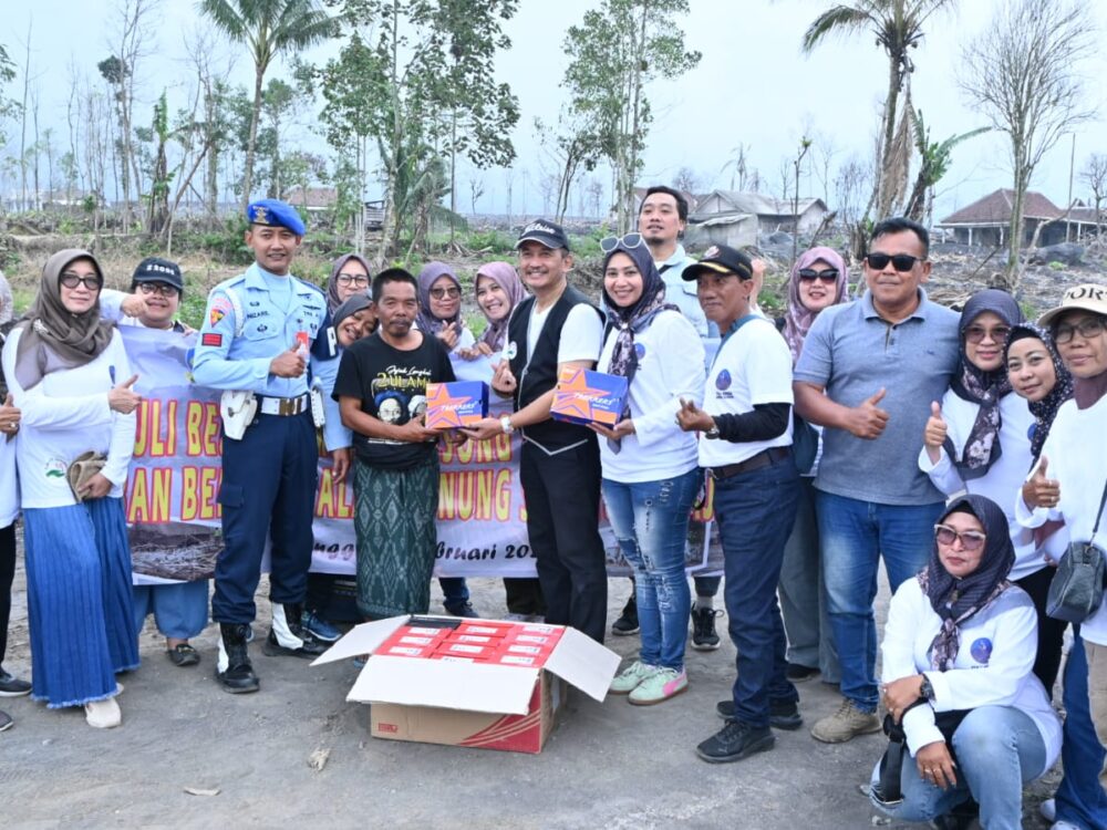Wingdik 700/Hanud Salurkan Bantuan bagi Warga Terdampak Erupsi Semeru