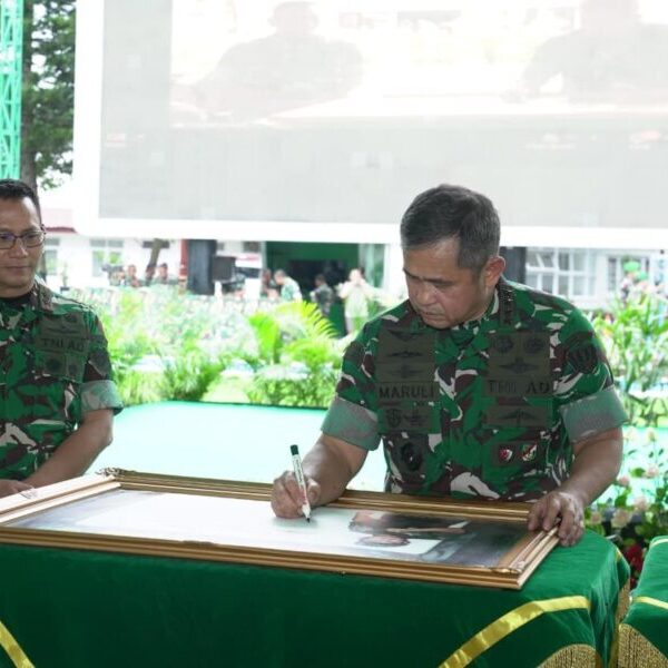 Resmikan Taman Merdeka, KASAD Maruli Dikukuhkan Jadi Warga Kehormatan Sunda