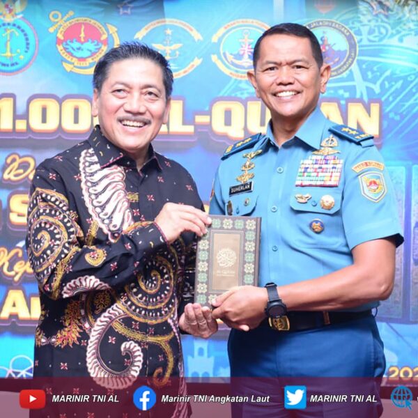 Kas Kormar Hadiri Wakaf 1.000 Al-Qur’an dari Yayasan Muslim Sinar Mas untuk TNI AL