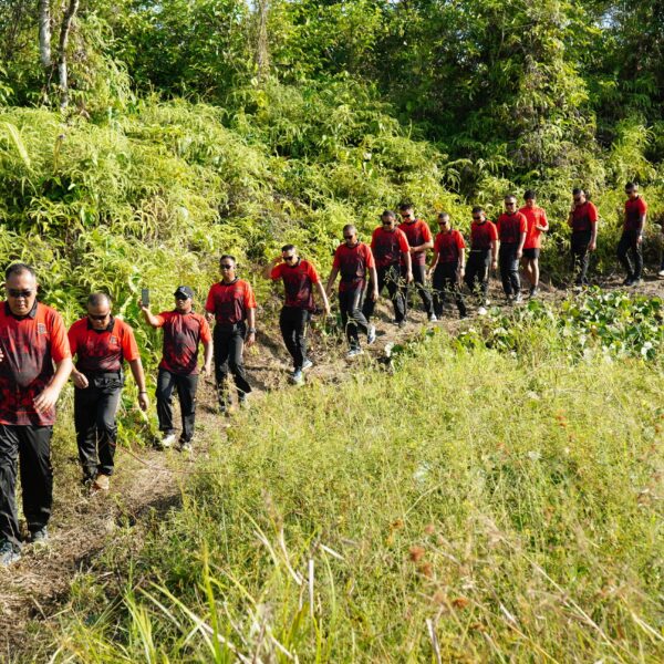 Puasa Bukan Alasan, Perwira Denmako Pasmar 3 Tetap Prima di Jalur Lintas Alam