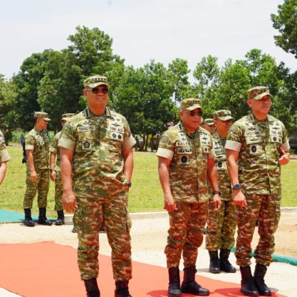 Menhan dan Wakasad Pastikan Kesiapan Operasional Yonif TP 848/SPC