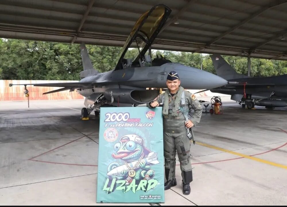 Mayor Pnb Fulgentius Dio Prakoso Raih 2.000 Jam Terbang Jet Tempur F-16