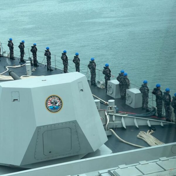 KRI Prabu Siliwangi-321 Perkuat Naval Diplomacy di Mauritius
