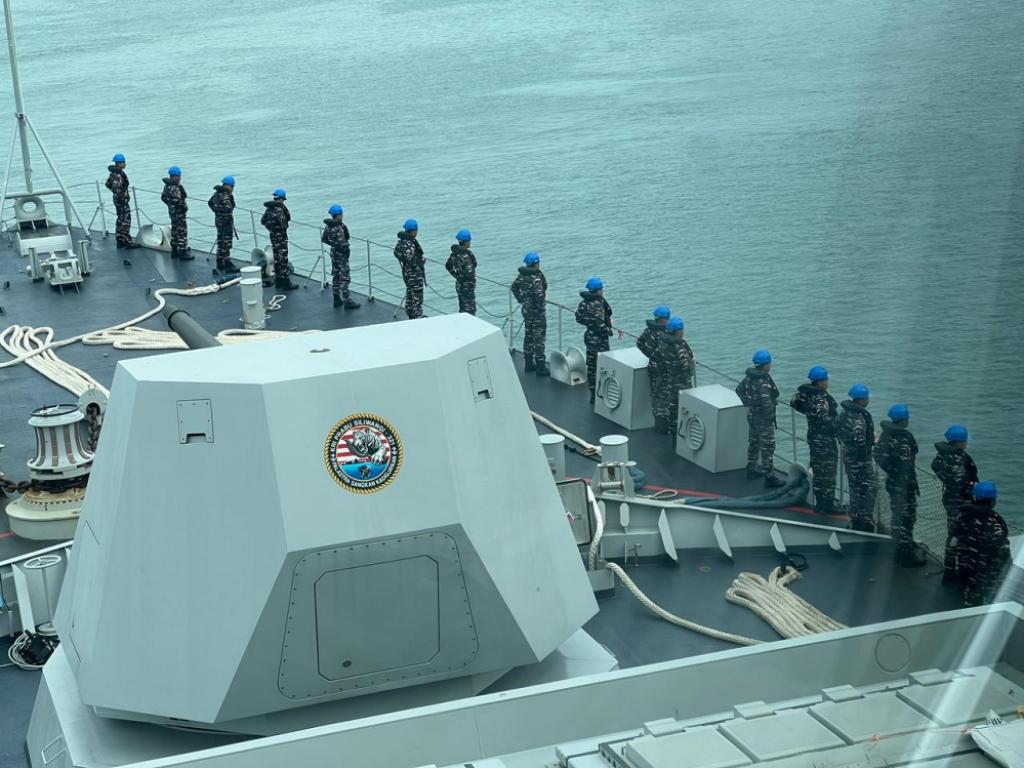 KRI Prabu Siliwangi-321 Perkuat Naval Diplomacy di Mauritius KRI Prabu Siliwangi-321 Perkuat Naval Diplomacy di Mauritius