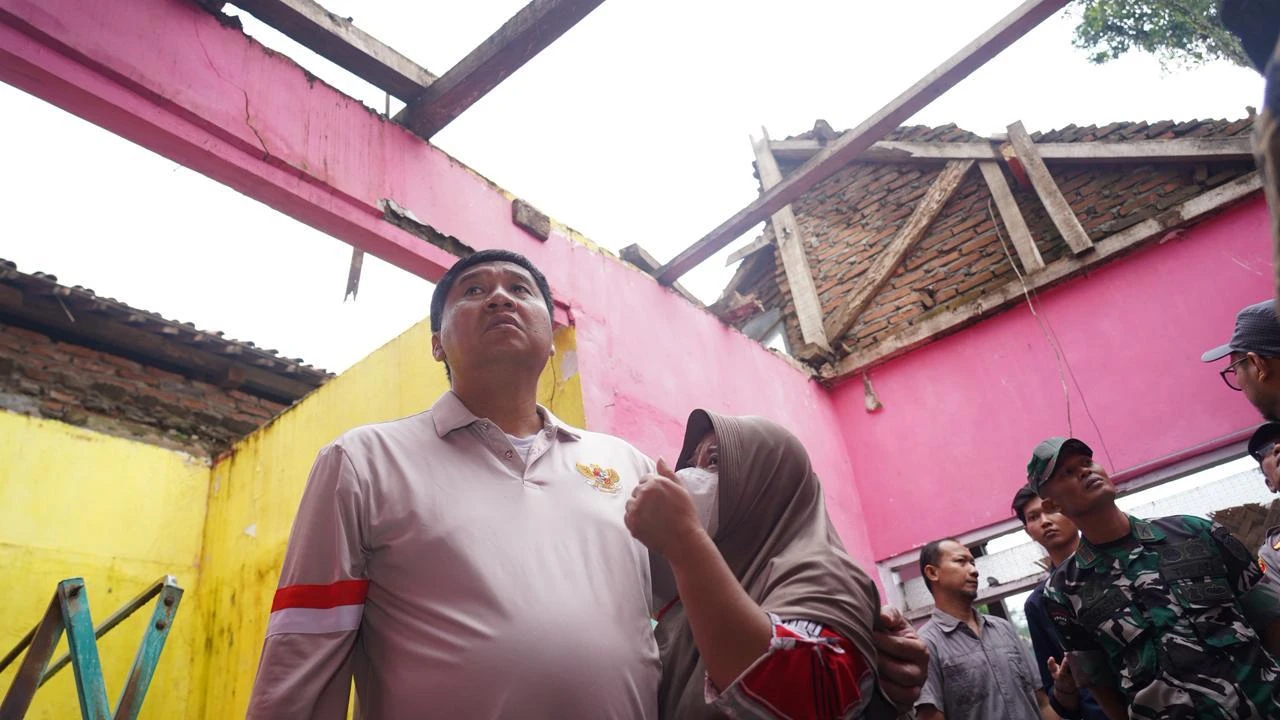 Hadirkan Hunian Layak, Menteri PKP Targetkan Perbaikan 400.000 Rumah Rakyat Melalui Program BSPS Hadirkan Hunian Layak, Menteri PKP Targetkan Perbaikan 400.000 Rumah Rakyat Melalui Program BSPS