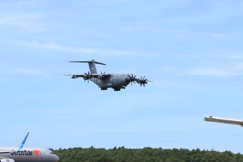 TNI AU Mantapkan Kesiapan Operasional Pesawat A-400M Melalui Uji Fungsi ILS di Bali