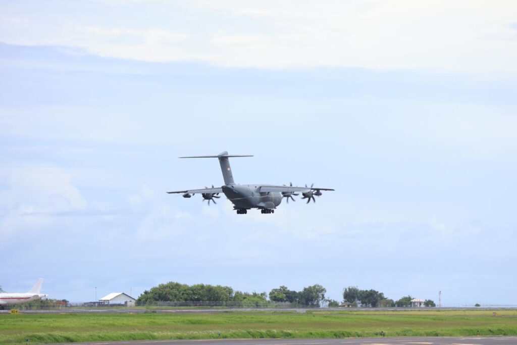 TNI AU Mantapkan Kesiapan Operasional Pesawat A-400M Melalui Uji Fungsi ILS di Bali