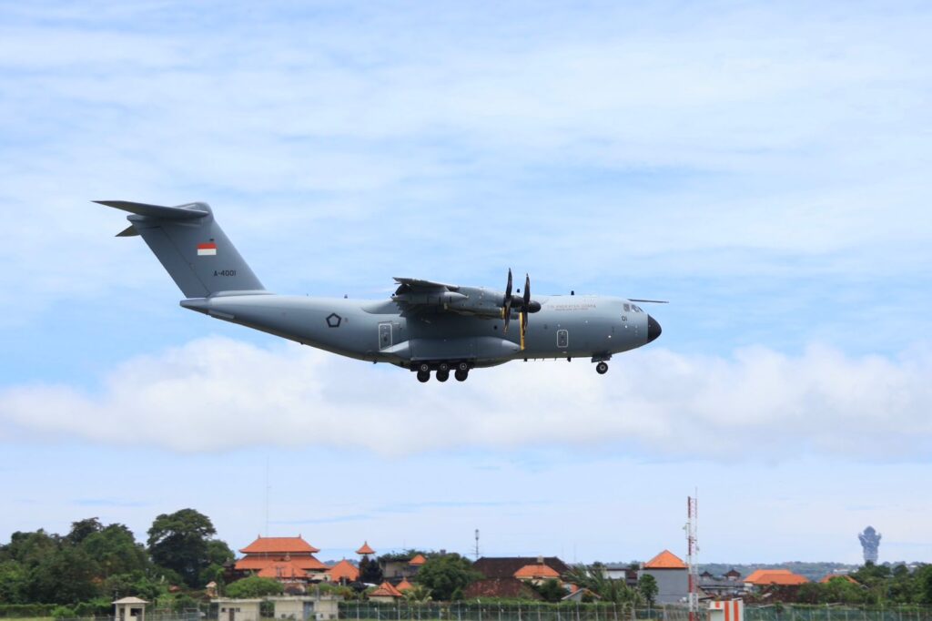 TNI AU Mantapkan Kesiapan Operasional Pesawat A-400M Melalui Uji Fungsi ILS di Bali