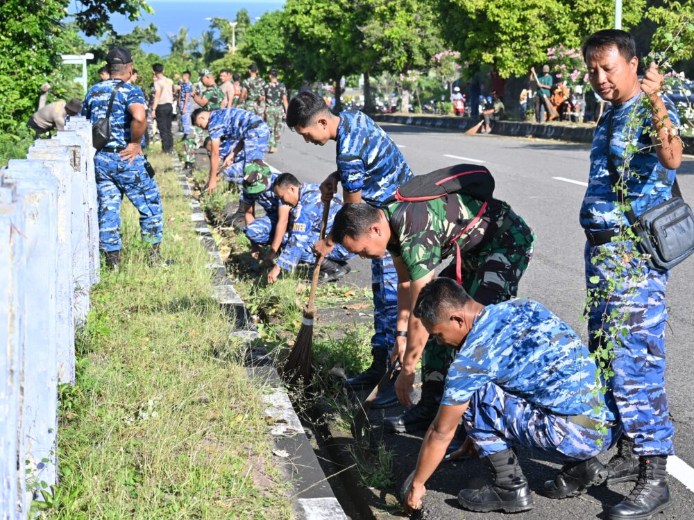Sinergi Ramadan: Lanud Maimun Saleh Gelar Gerakan Indonesia ASRI di Kota Sabang