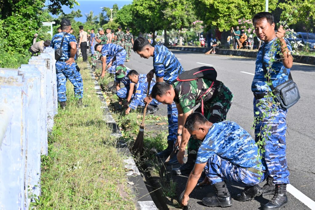 Sinergi Ramadan: Lanud Maimun Saleh Gelar Gerakan Indonesia ASRI di Kota Sabang