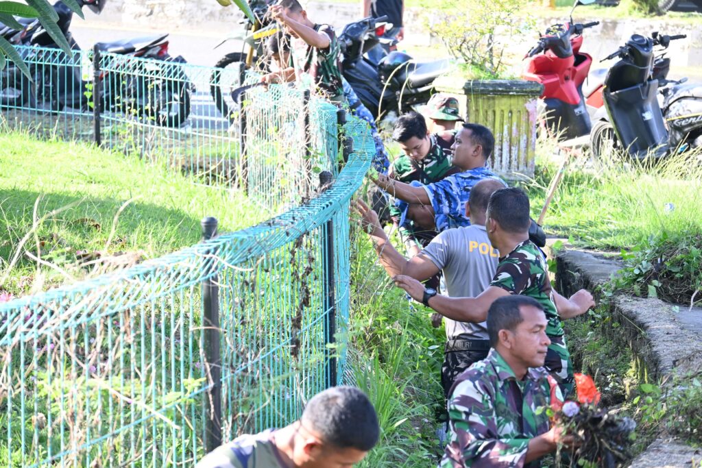 Sinergi Ramadan: Lanud Maimun Saleh Gelar Gerakan Indonesia ASRI di Kota Sabang