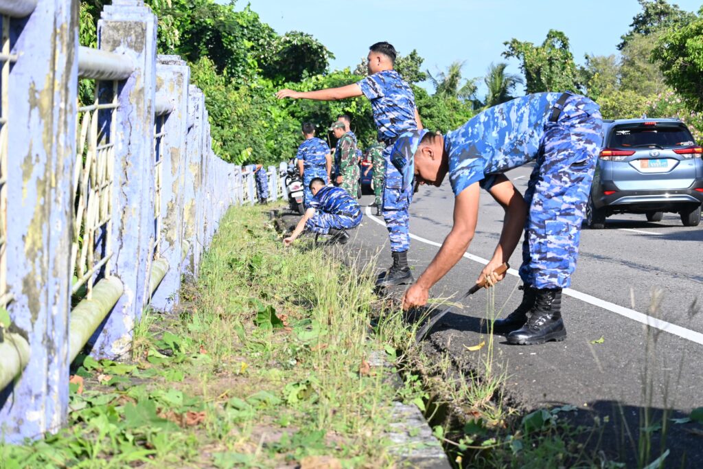 Sinergi Ramadan: Lanud Maimun Saleh Gelar Gerakan Indonesia ASRI di Kota Sabang