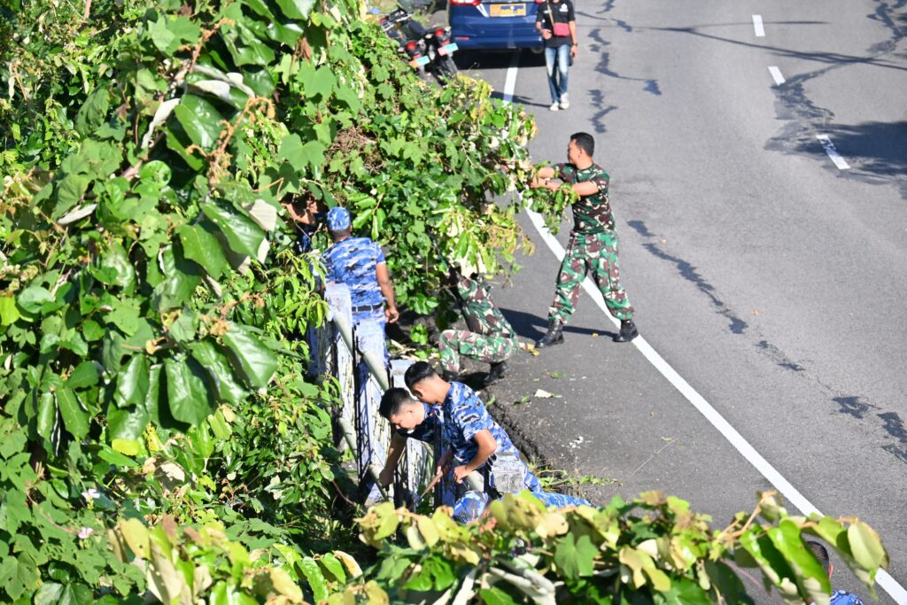 Sinergi Ramadan: Lanud Maimun Saleh Gelar Gerakan Indonesia ASRI di Kota Sabang