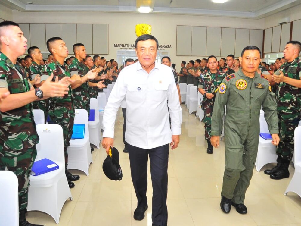 Cetak Penerbang Unggul: Menko Polkam Beri Arahan Strategis kepada 147 Siswa Sekbang TNI AU