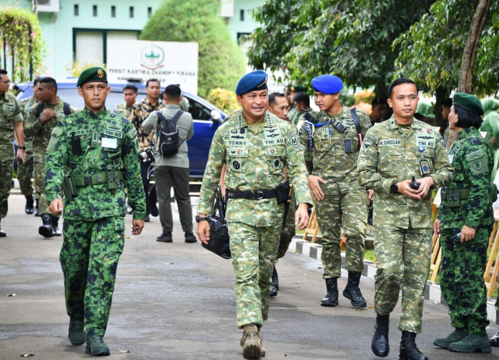 Perkokoh Soliditas Antar Matra, KASAU Hadiri HUT ke-65 Kostrad