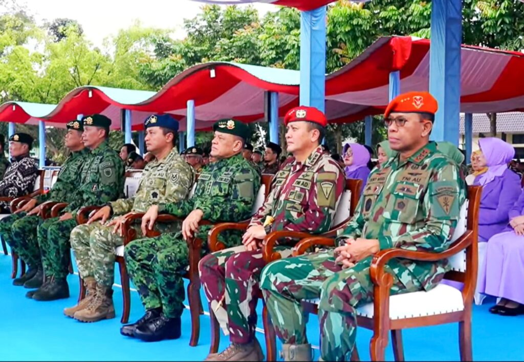 Perkokoh Soliditas Antar Matra, KASAU Hadiri HUT ke-65 Kostrad