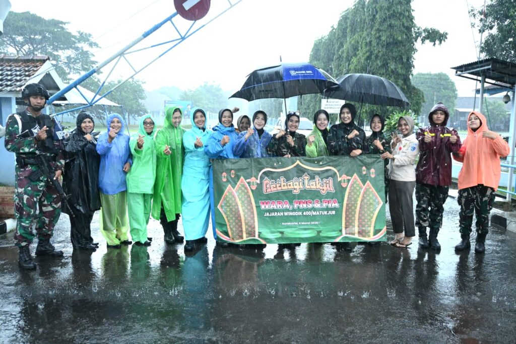 Ramadan Penuh Berkah, Wara dan PIA Ardhya Garini Wingdik 400/Matukjur Bagikan 150 Nasi Box