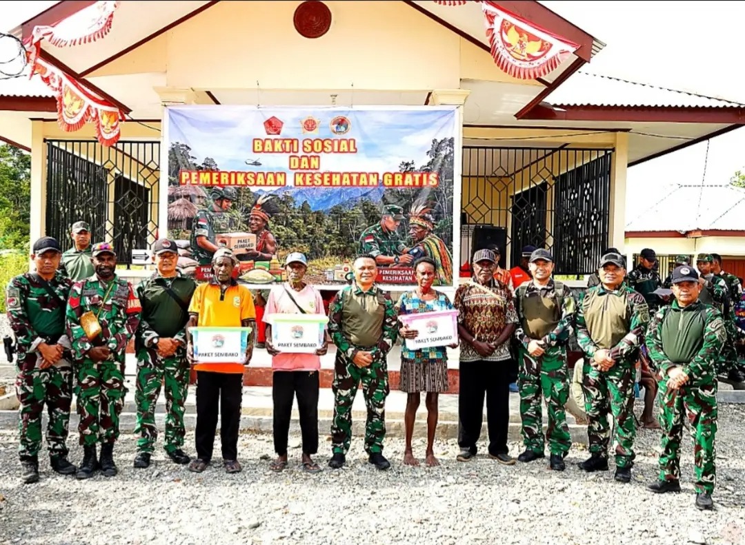 Tingkatkan Kesejahteraan Masyarakat Pedalaman, Koops TNI Papua Gelar Bakti Sosial di Kampung Iwaka