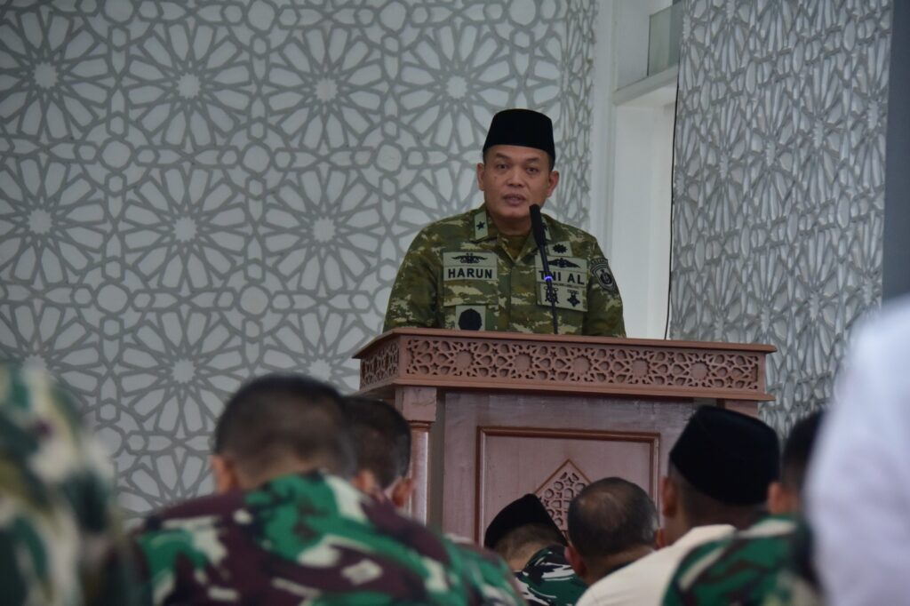 Perkuat Mental Spiritual Prajurit Marinir, Kadisbintalal Sampaikan Keutamaan Al-Qur’an di Mako Kormar