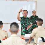 Siapkan Penerbang Masa Depan, Wakasau Beri Pembekalan Strategis bagi Siswa KKRI di Lanud Halim