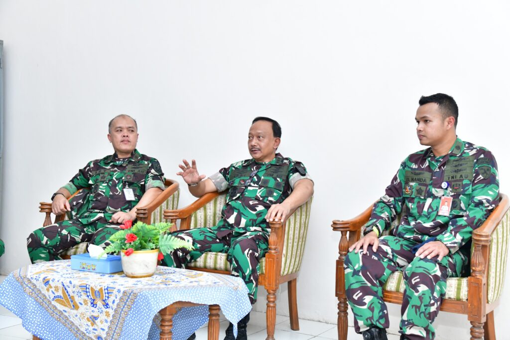 Siapkan Penerbang Masa Depan, Wakasau Beri Pembekalan Strategis bagi Siswa KKRI di Lanud Halim