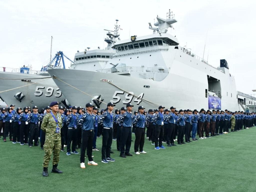 KASAL Lepas Ratusan Peserta Pesantren Kilat Ramadan di Atas KRI Semarang-594