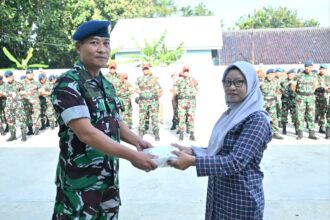 Semangat Berbagi di Bulan Suci, Wingdik 400/Matukjur Salurkan Zakat Fitrah bagi Masyarakat