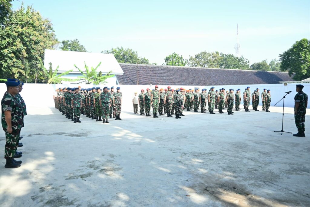 Semangat Berbagi di Bulan Suci, Wingdik 400/Matukjur Salurkan Zakat Fitrah bagi Masyarakat