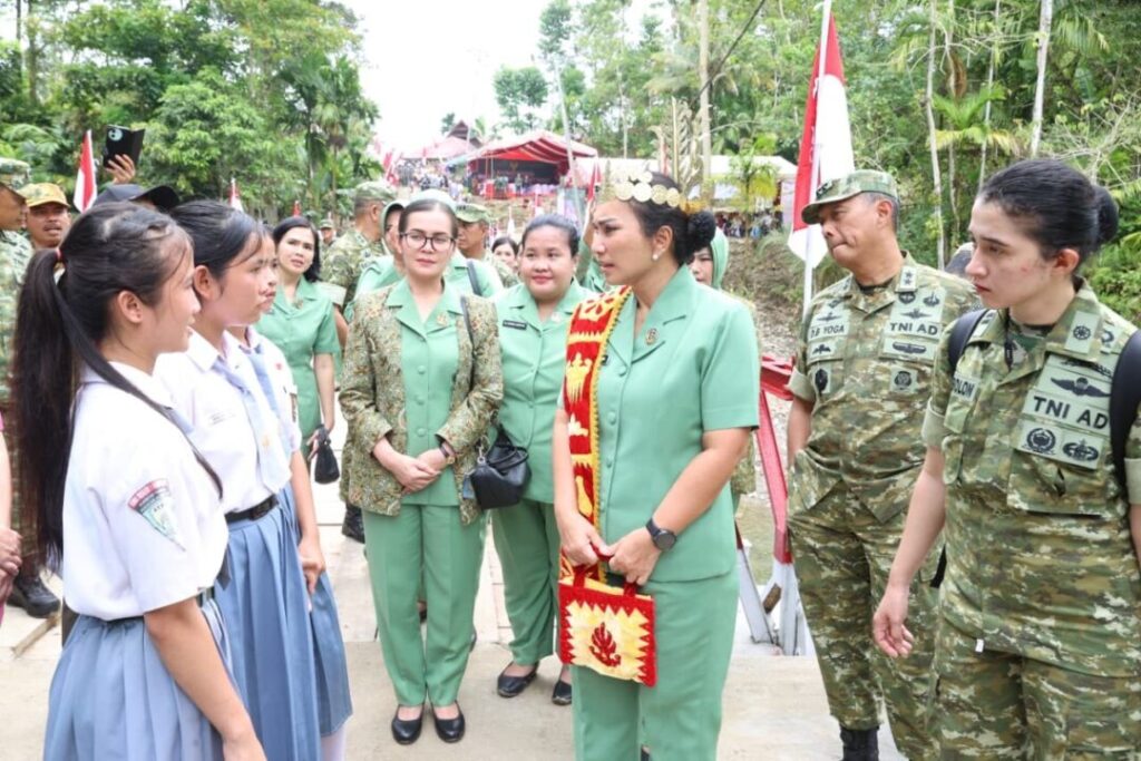 Pulihkan Konektivitas Nias, KASAD Resmikan Jembatan Bailey guna Percepat Mobilitas Masyarakat