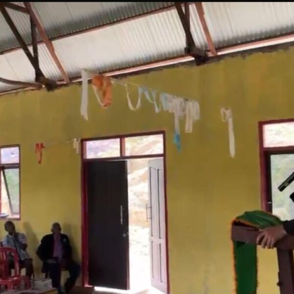 Wujudkan Toleransi di Tanah Papua, Personel Pos Subin Bersinergi dengan Masyarakat Siapkan Perayaan Paskah