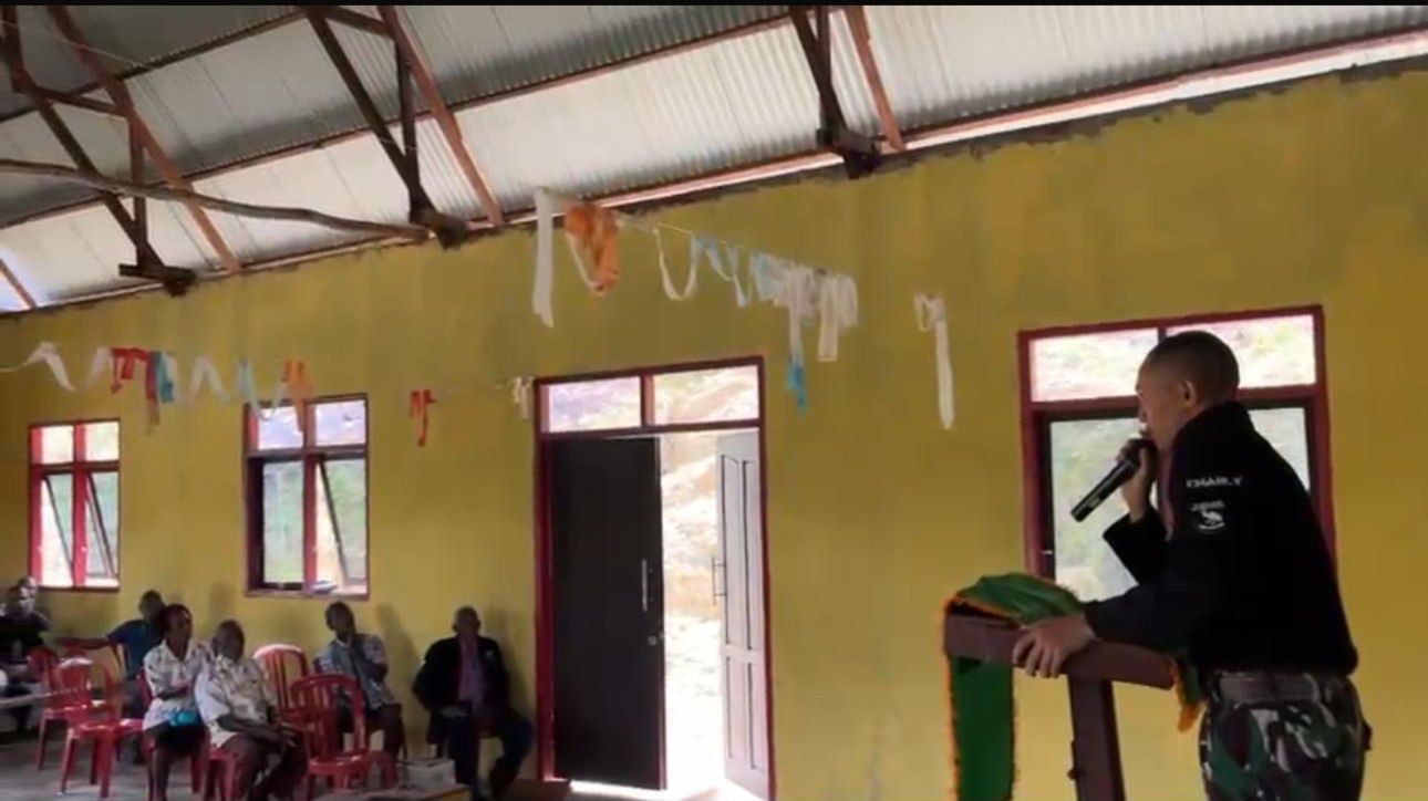 Wujudkan Toleransi di Tanah Papua, Personel Pos Subin Bersinergi dengan Masyarakat Siapkan Perayaan Paskah