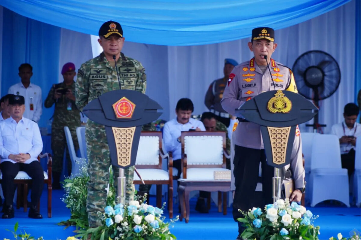 Panglima TNI dan Kapolri Gelar Pasukan Operasi Ketupat 2026 di Monas