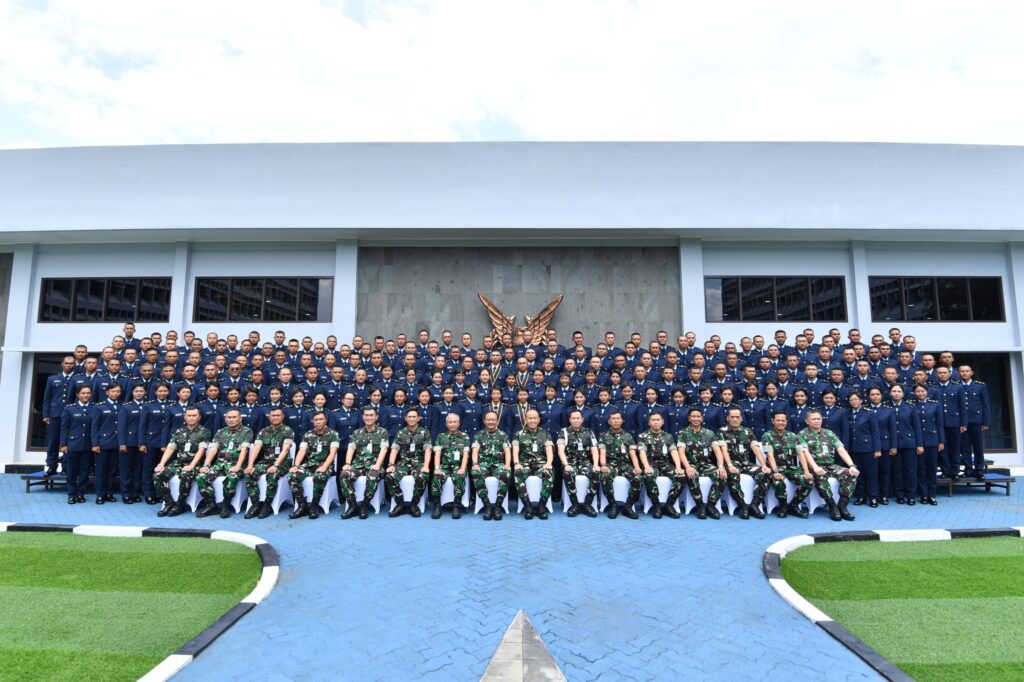 Siapkan Perwira Masa Depan, Wakasau Tekankan Integritas dan Profesionalisme kepada Perwira Remaja TNI AU