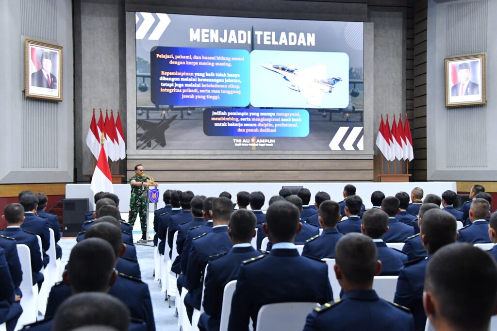 Siapkan Perwira Masa Depan, Wakasau Tekankan Integritas dan Profesionalisme kepada Perwira Remaja TNI AU