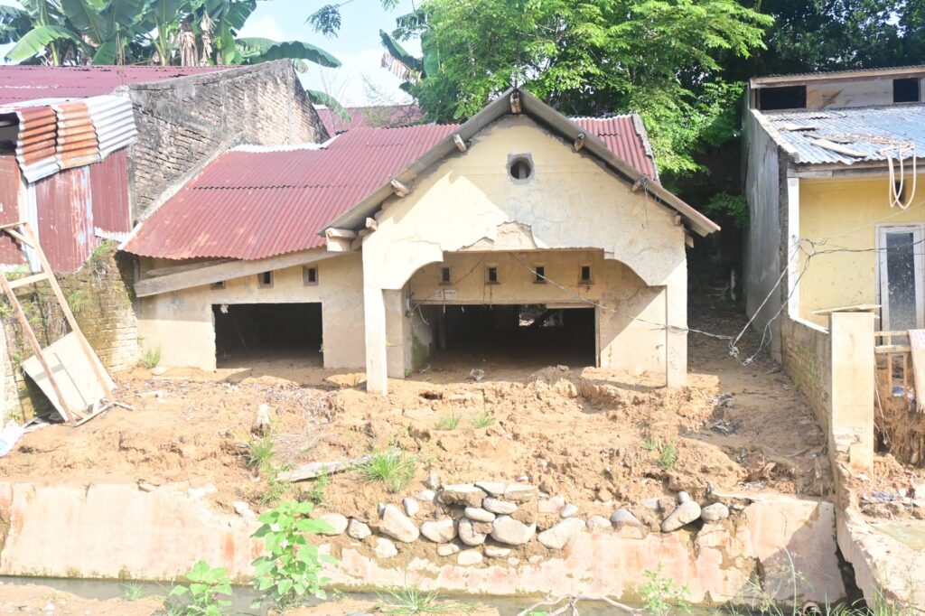 Lanud SUT Akselerasi Pembersihan Pascabanjir di Padang