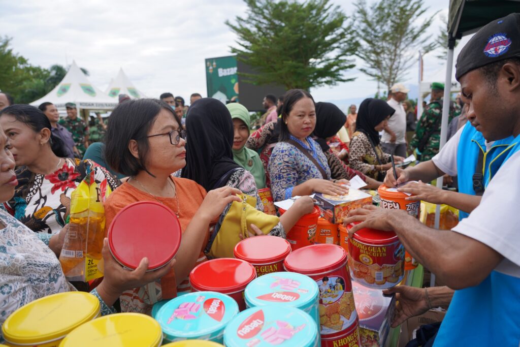 Bazar Ramadan TNI Serentak, Kodam XVIII/Kasuari Sediakan Sembako Murah bagi Prajurit dan Rakyat