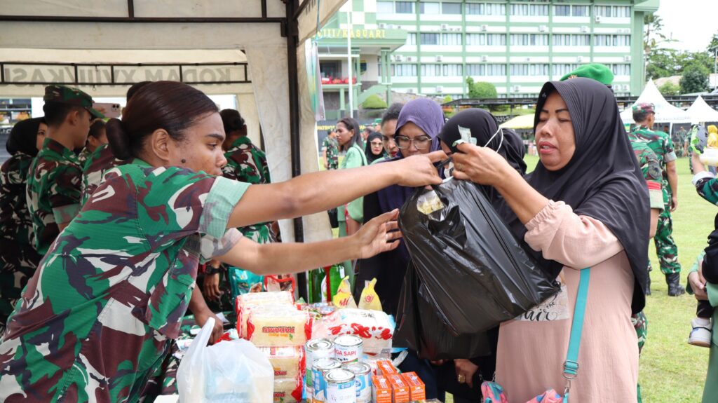 Bazar Ramadan TNI Serentak, Kodam XVIII/Kasuari Sediakan Sembako Murah bagi Prajurit dan Rakyat