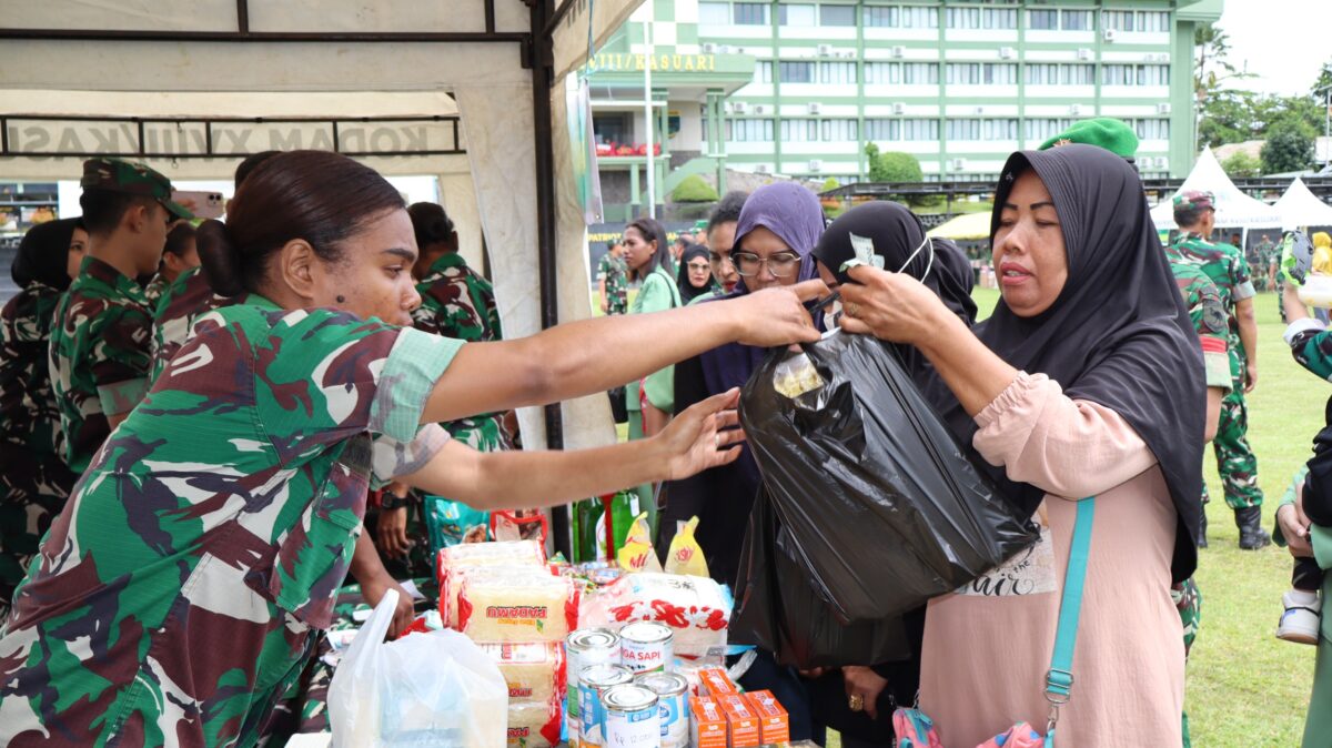 Bazar Ramadan TNI Serentak, Kodam XVIII/Kasuari Sediakan Sembako Murah bagi Prajurit dan Rakyat