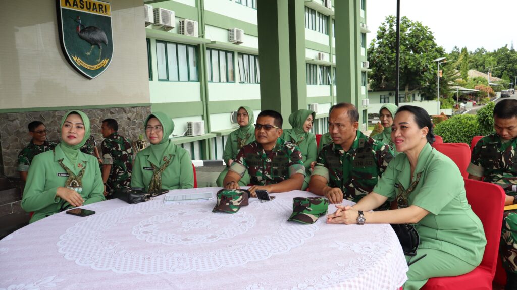 Bazar Ramadan TNI Serentak, Kodam XVIII/Kasuari Sediakan Sembako Murah bagi Prajurit dan Rakyat