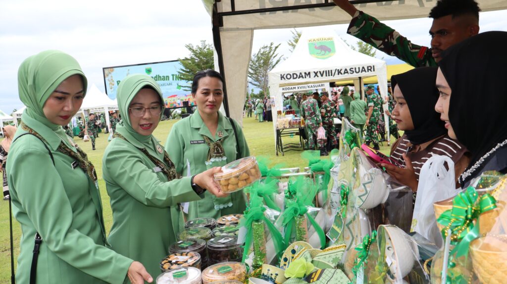 Bazar Ramadan TNI Serentak, Kodam XVIII/Kasuari Sediakan Sembako Murah bagi Prajurit dan Rakyat
