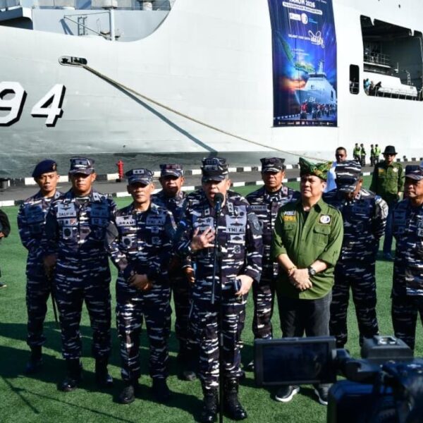 TNI AL Fasilitasi Mudik Gratis Rute Jakarta-Bangka Belitung Gunakan KRI Semarang-594
