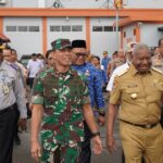 Pastikan Stok Pangan Aman, Pangdam XVIII/Kasuari Dampingi Gubernur Sidak Distributor di Manokwari