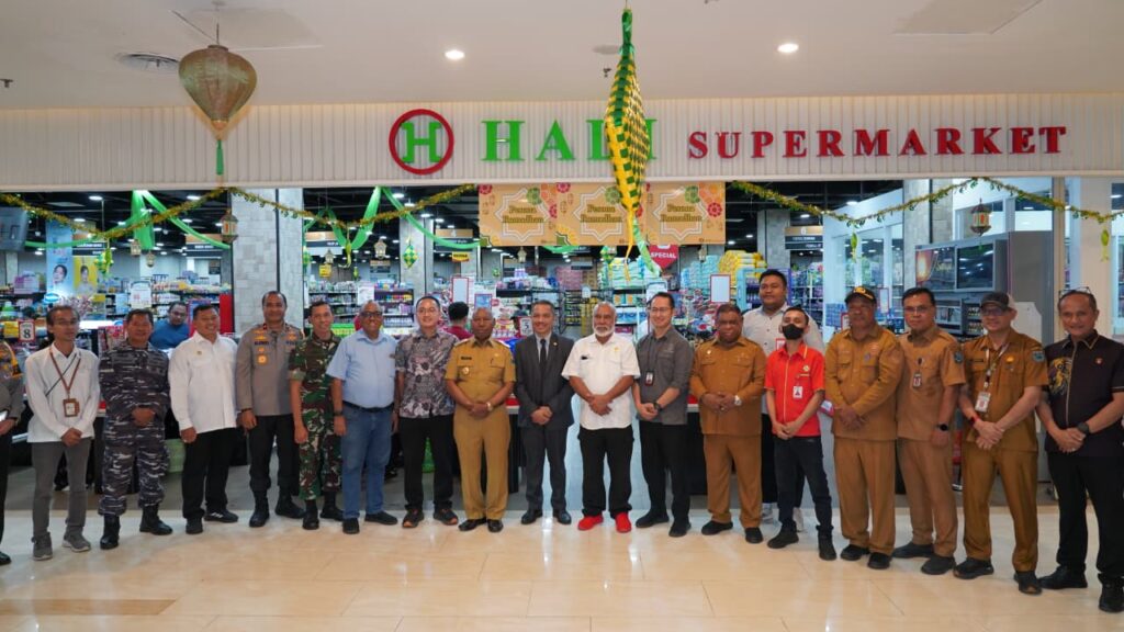 Pastikan Stok Pangan Aman, Pangdam XVIII/Kasuari Dampingi Gubernur Sidak Distributor di Manokwari