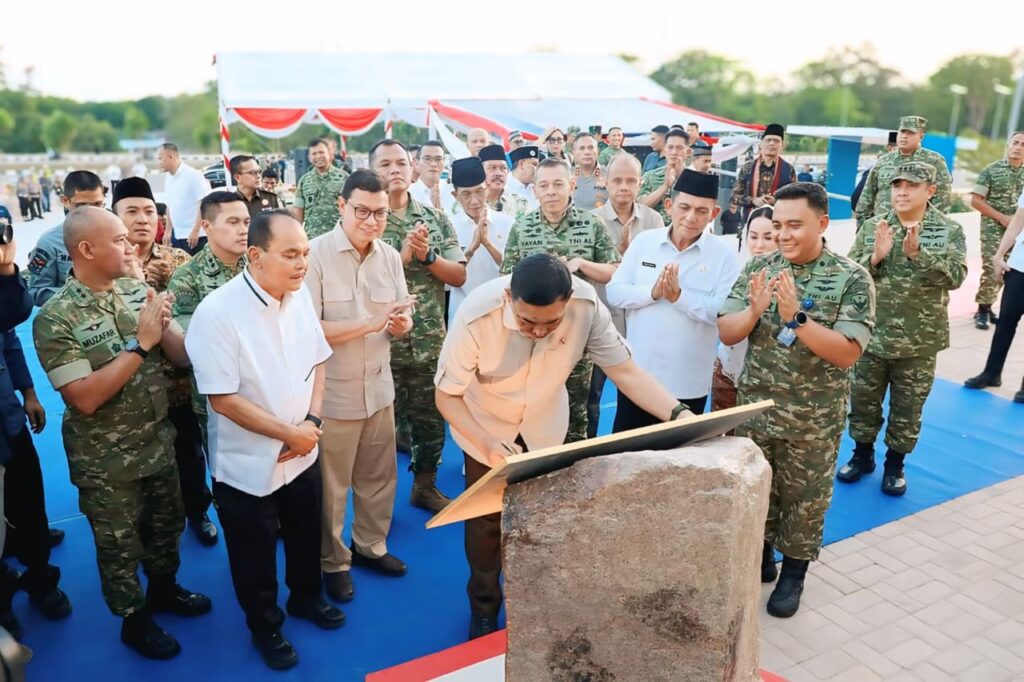 Resmikan Masjid di Lanud Hang Nadim, Menhan RI Tekankan Pembinaan Karakter Prajurit Beriman