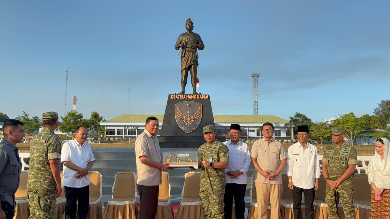 Resmikan Masjid di Lanud Hang Nadim, Menhan RI Tekankan Pembinaan Karakter Prajurit Beriman