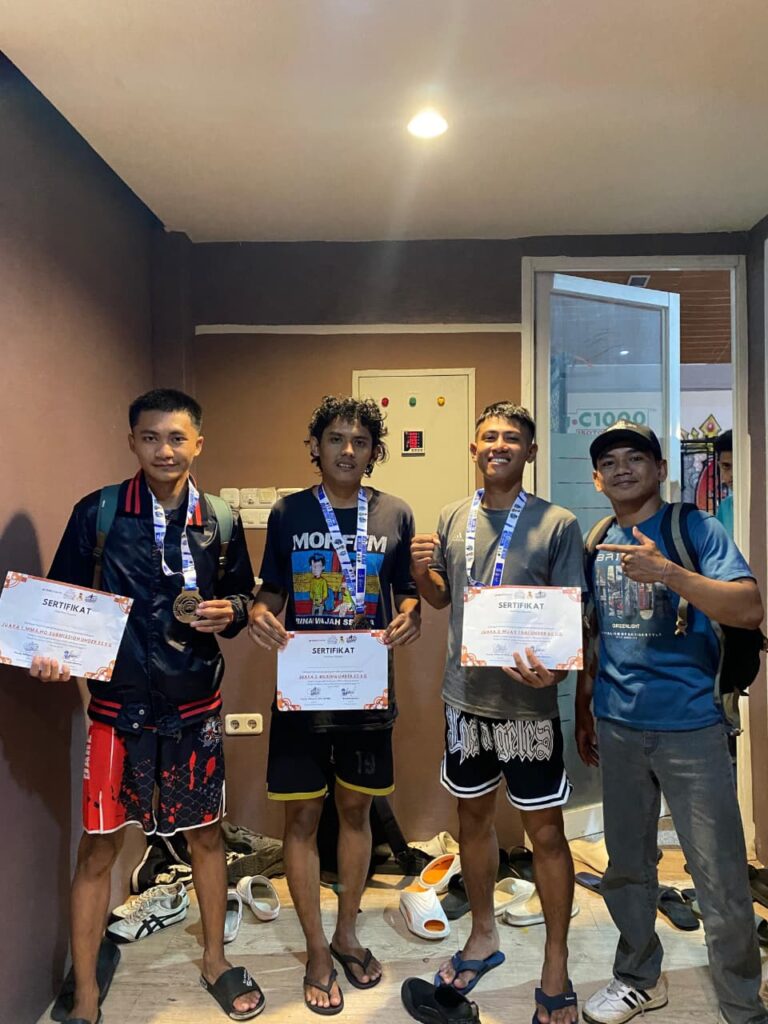 Prajurit Brigade Parako 2 Pasgat Raih Juara Dua di Malang Street Combat Muaythai