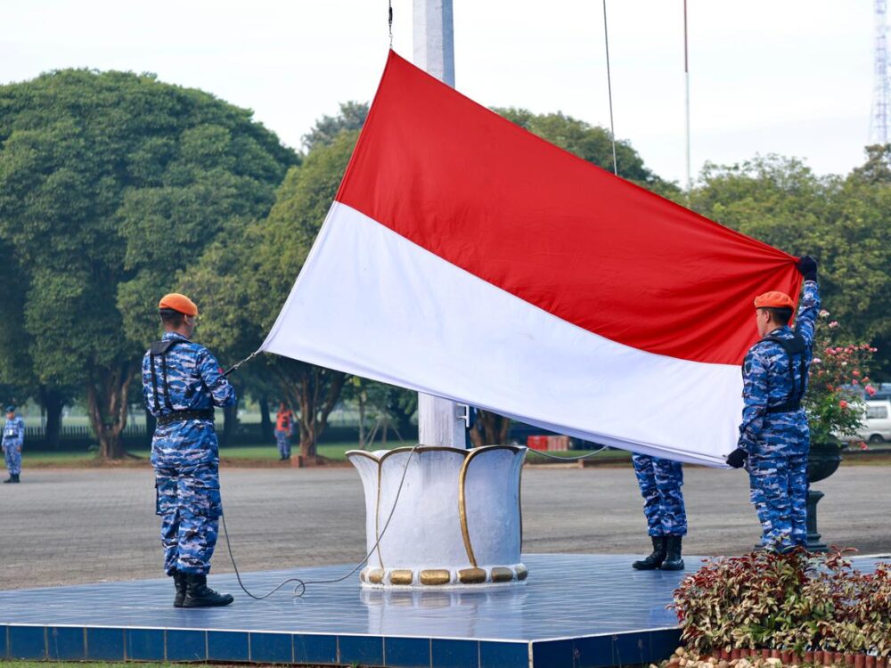 Mabesau Tekankan Keamanan Personel dan Satuan dalam Upacara Bendera Bulanan