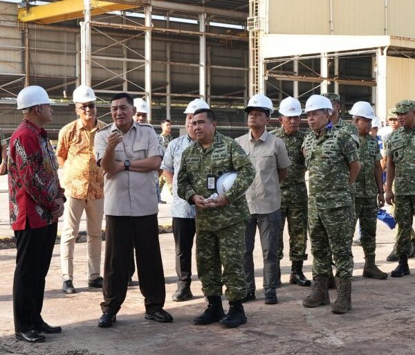 Kemandirian Maritim, Menhan Sjafrie Sjamsoeddin Tinjau Proyek KCR dan OPV di Galangan Kapal Batam