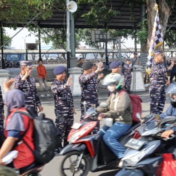 Jelang Hari Raya Idul Fitri, Mudik Gratis TNI AL Tiba di Dermaga Surabaya